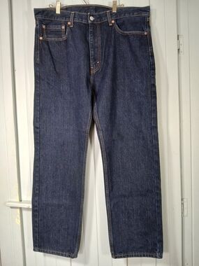 Classic Straight-Leg Levis 505